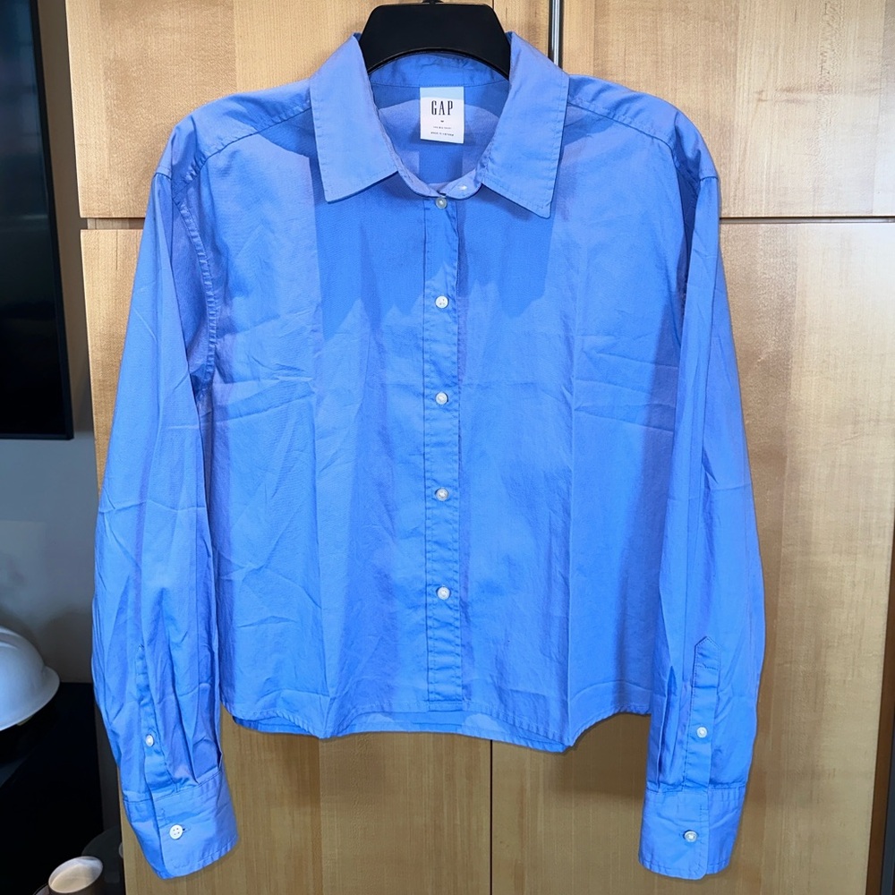 GAP Blue Cropped Button Down